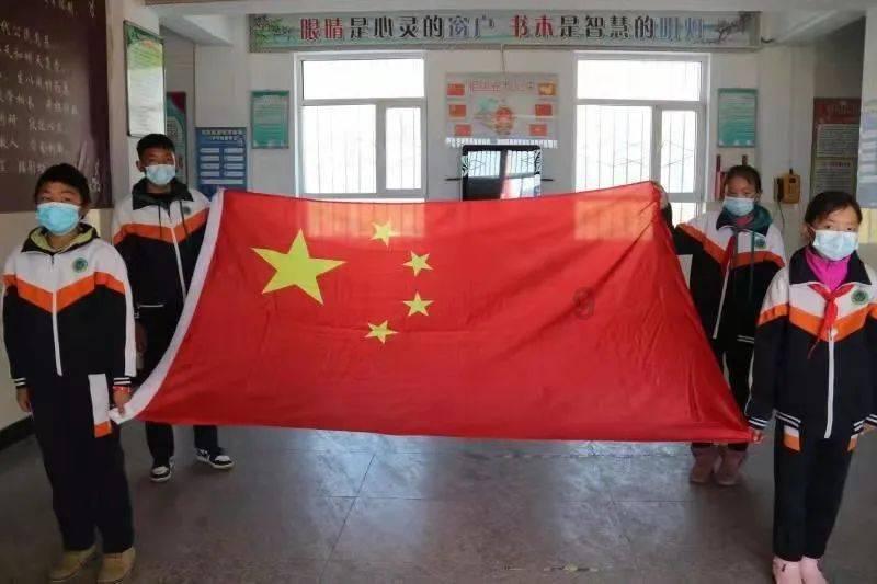 在恋爱中，女孩应该花男友的钱吗？游戏画面